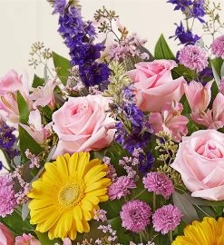 Blushing Garden™ Bouquet 9 Blushing Garden™ Bouquet -Gift Promotion Store 191028alt view1c