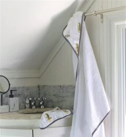 Hooded Towel & Washcloth Set -Gift Promotion Store mk005325alt view3c