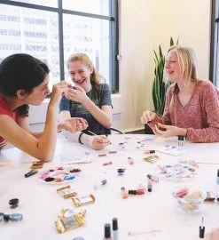 Mixify Beauty Create Your Own Nail Polish -Gift Promotion Store mk006145alt view2c