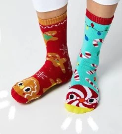 Gingerbread & Candy Cane Pals Socks -Gift Promotion Store mk011986x 2