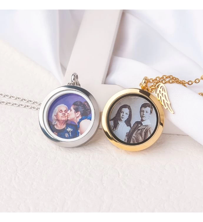 Women's Round Glass Locket 4 Women's Round Glass Locket - Image 2