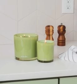 Saffron Vanilla Candle -Gift Promotion Store mk018761alt viewc