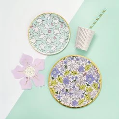 In Full Bloom Large Plates (10 Per Pack) -Gift Promotion Store mk019326alt view3c