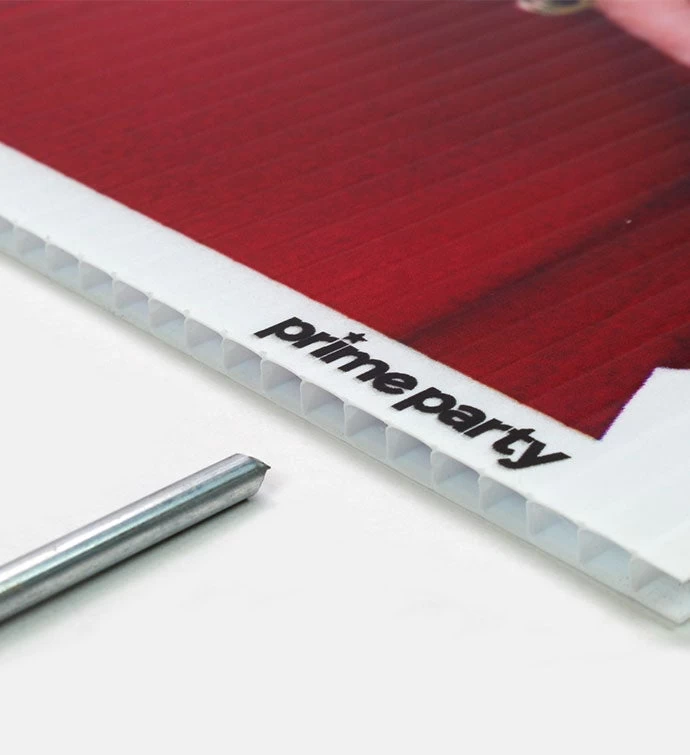 Golden Girls, Dozen Red Roses– Massive Yard Sign Display 6 Golden Girls, Dozen Red Roses– Massive Yard Sign Display - Image 4