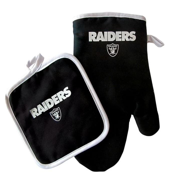 NFL Oven Mitt & Pot Holder Set 5 NFL Oven Mitt & Pot Holder Set - Image 3